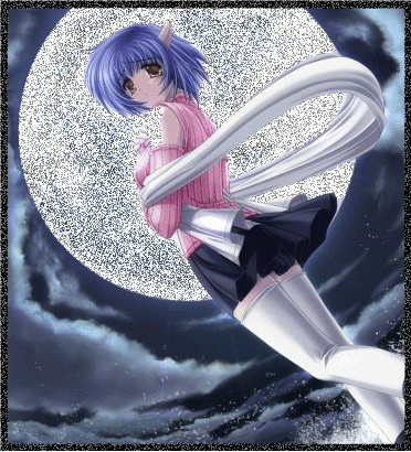Девушка на фоне луны