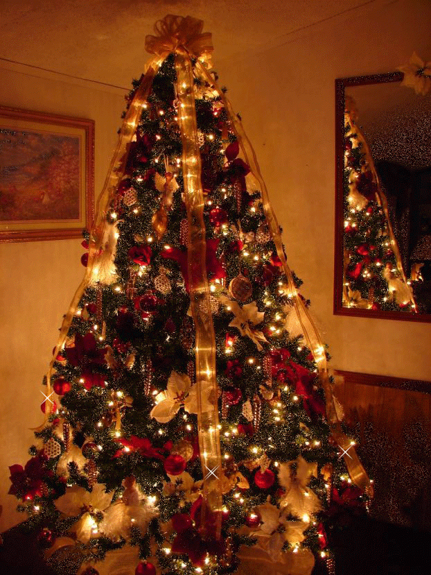 Очень красивая новогодняя елка